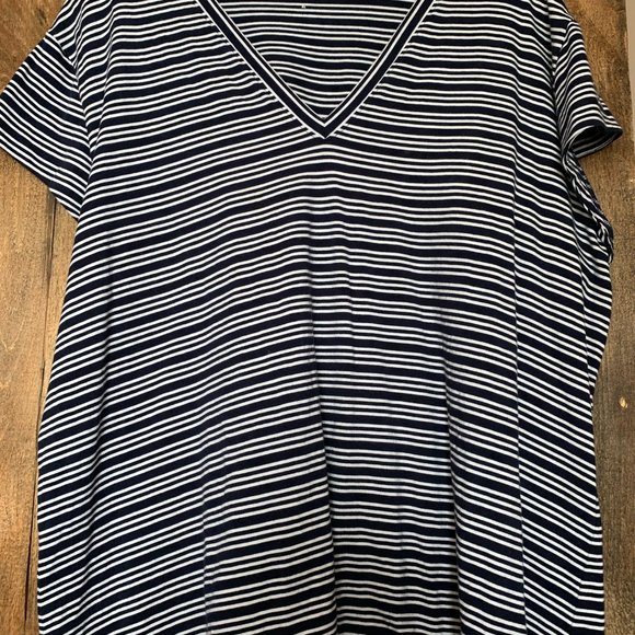 Universal Standard Ashley Cap Sleeve T - Picture 5 of 10